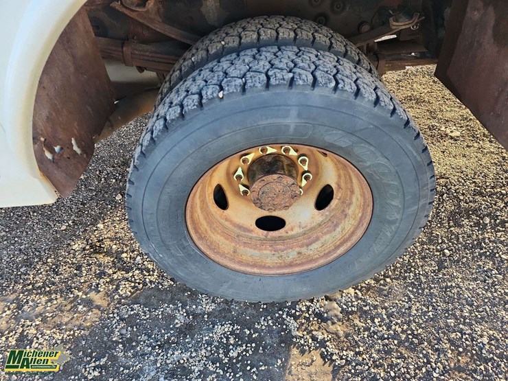 2012-ford-f550-image-13