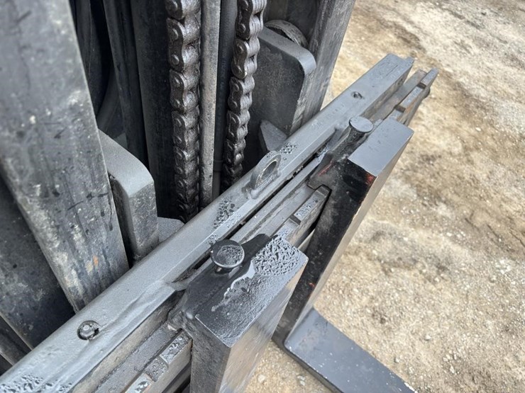 clark-c32cl-image-12