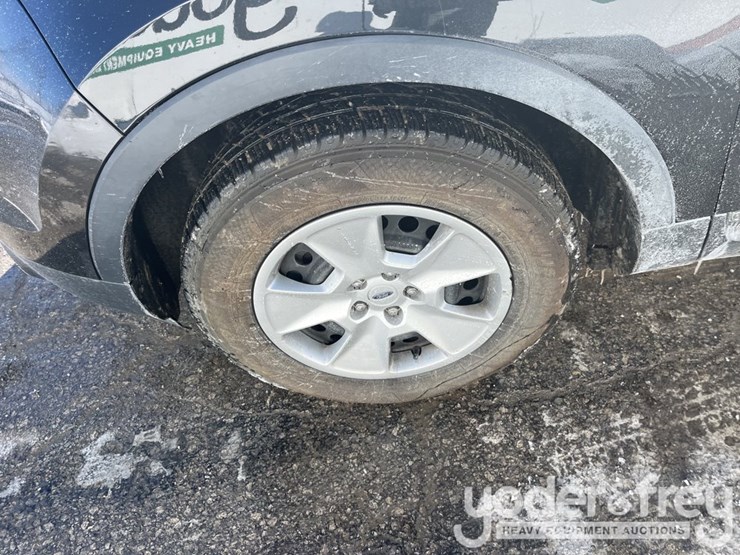 2013-ford-explorer-image-11