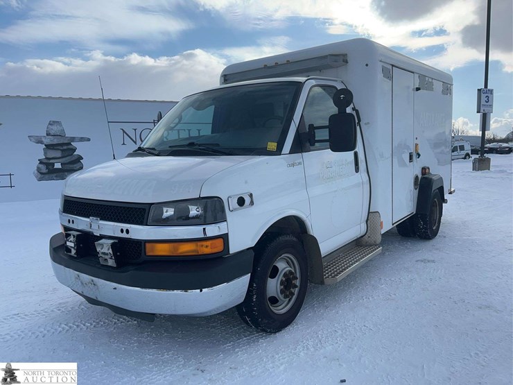 2016-chevrolet-express-s/a-ambulance-image-1