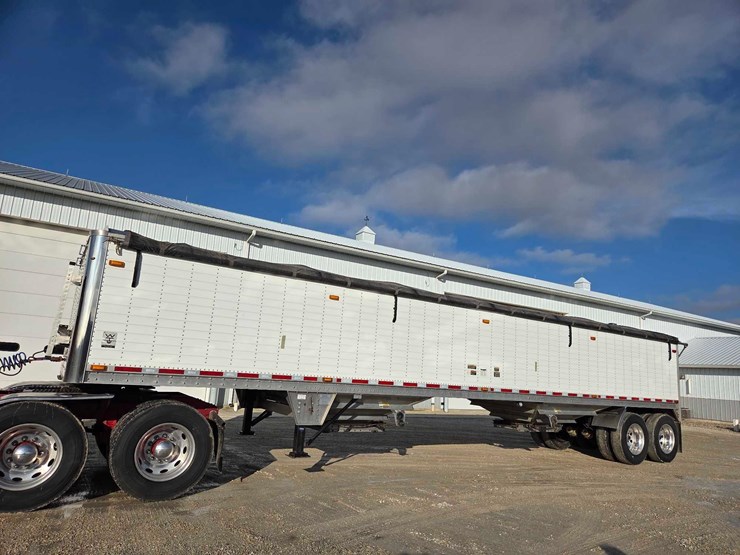 2011-wilson-hopper-bottom-image-24