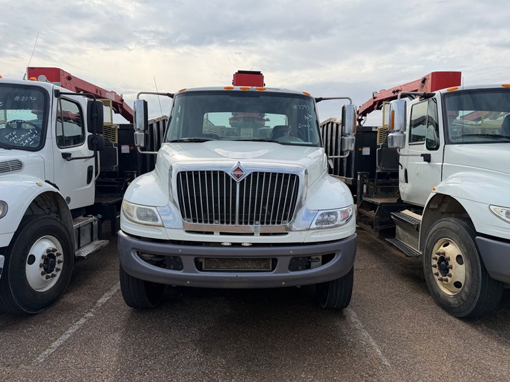 2018-international-durastar-4400-image-2