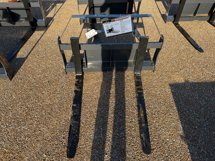 #7862-•-mini-skid-steer-pallet-forks-image-4