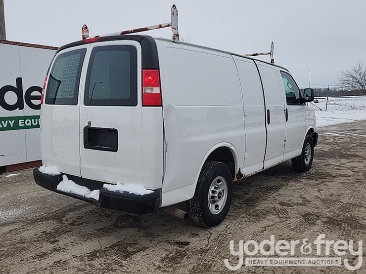 2011-gmc-savana-g2500-image-6
