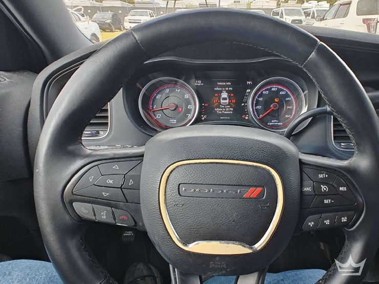 2015-dodge-charger-sedan-image-7