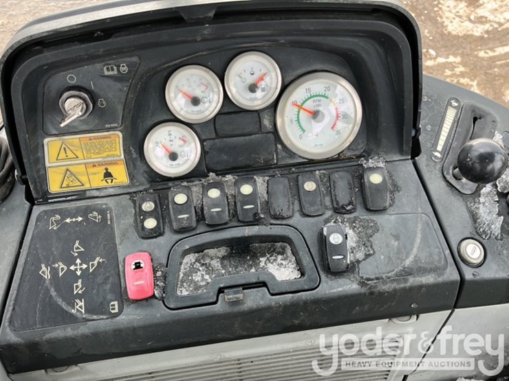 2011-caterpillar-420e-image-42