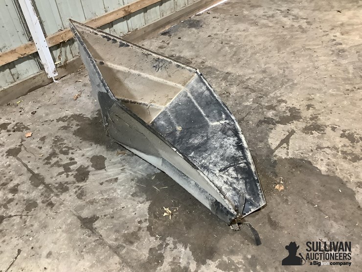 poly-auger-hopper-image-3