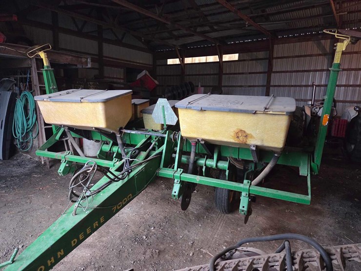 john-deere-7000-image-1