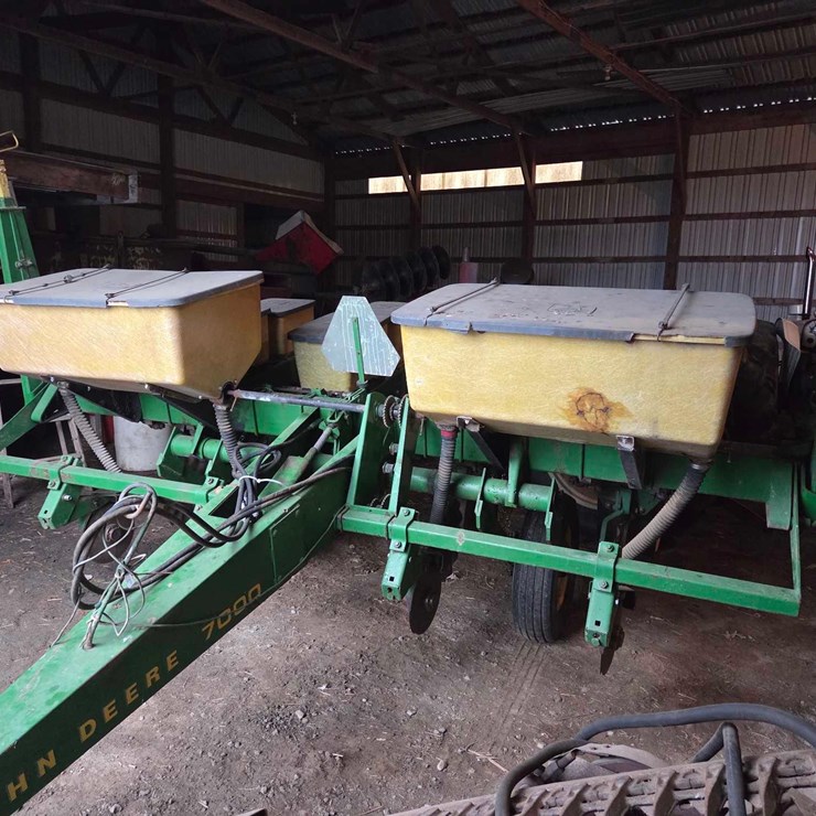 JOHN DEERE 7000
