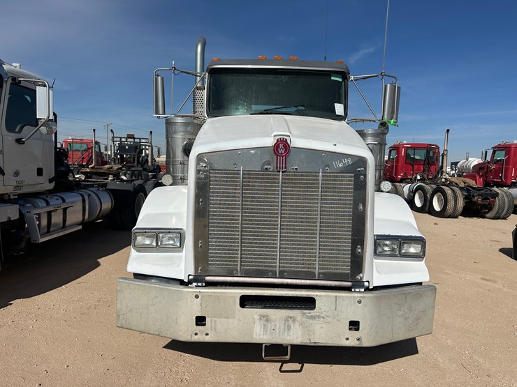 2019-kenworth-t800-image-2