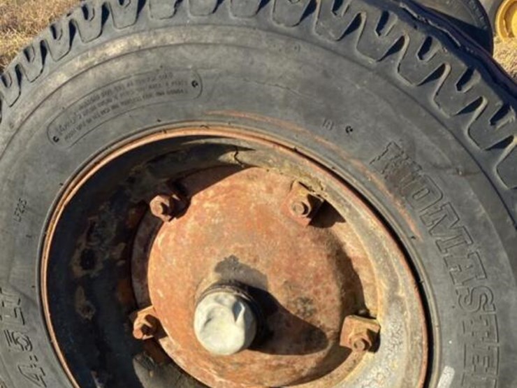 1-bale-hay-dolly-image-3