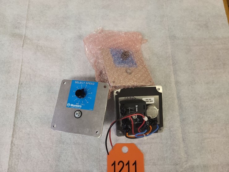 (3)-munters-7-amp-240-volt-ssc-select-speed-controllers---tag-#1211-image-5