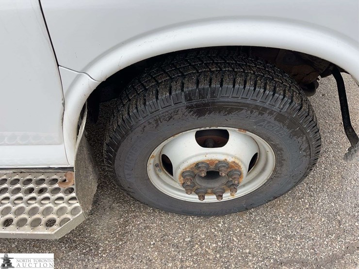 2016-chevrolet-express-g3500-image-9