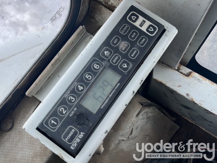 2013-takeuchi-tb153fr-image-31