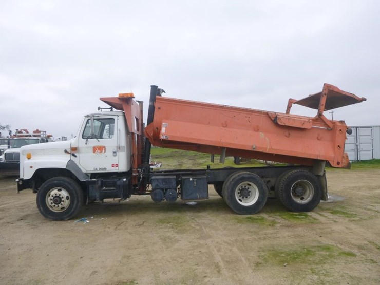 2002-international-2674-image-5