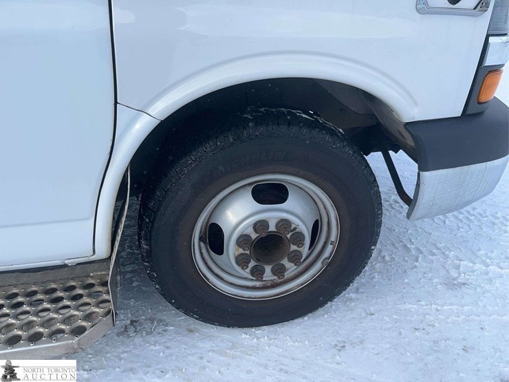 2016-chevrolet-express-s/a-ambulance-image-10