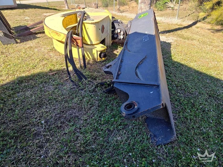 2013-john-deere-hydraulic-grapple-tractor-attachment-image-6