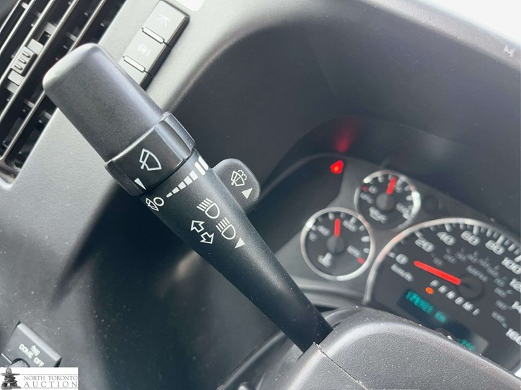 2017-chevrolet-express-s/a-ambulance-image-23