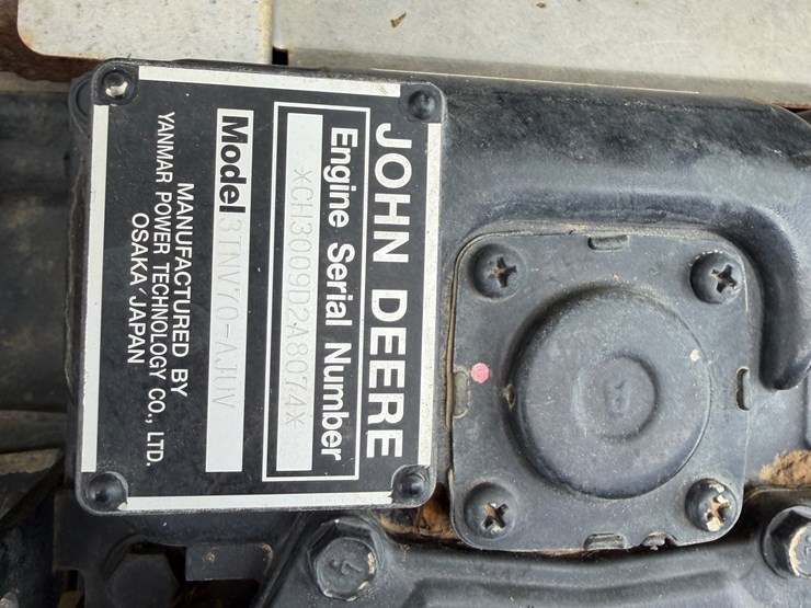 john-deere-gator-image-11