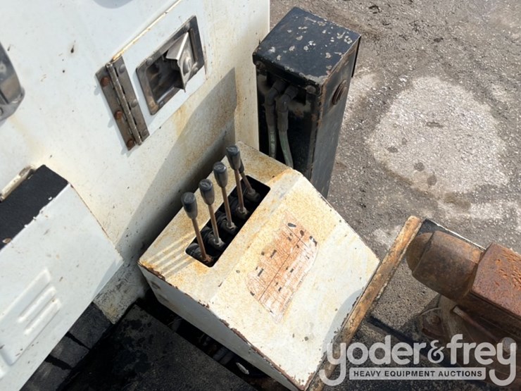 2007-kenworth-t300-image-37