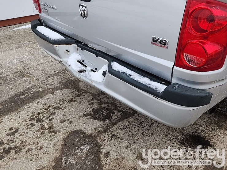 2011-dodge-dakota-image-30