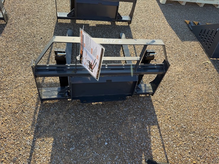 #7861-•-mini-skid-steer-pallet-forks-image-4