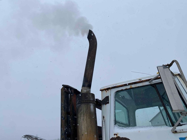 1983-ford-9000-image-14