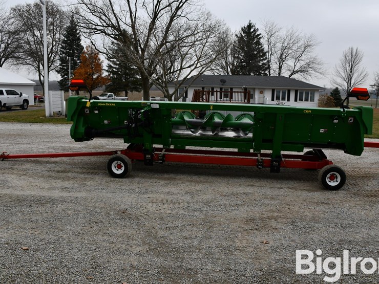 2024-john-deere-c8r-image-6