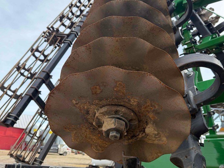 2013-john-deere-2623vt-image-14