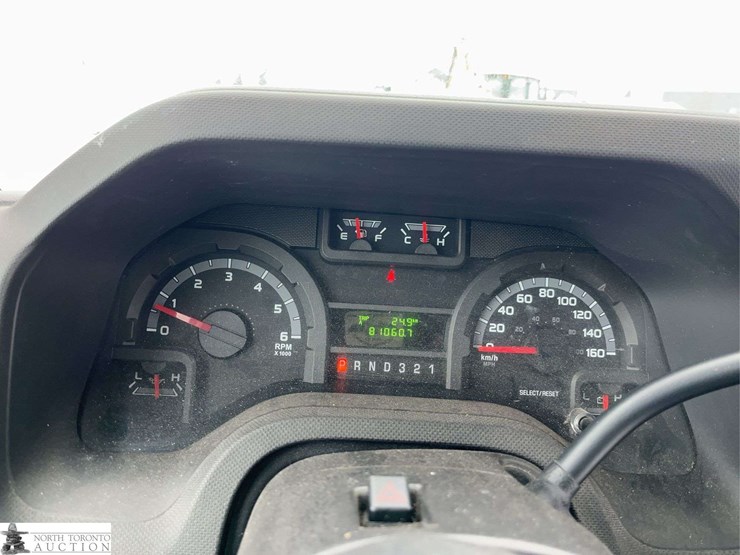 2009-ford-e-series-s/a-24-passenger-bus-image-17