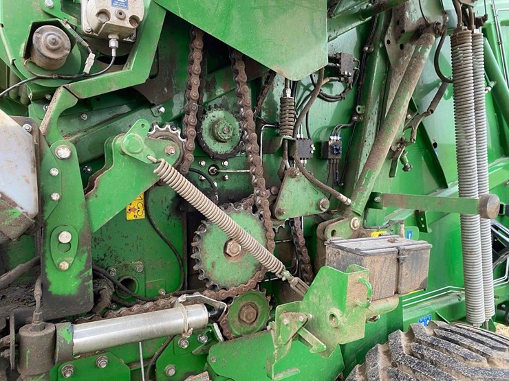 mchale-750-v6-round-baler,-image-52