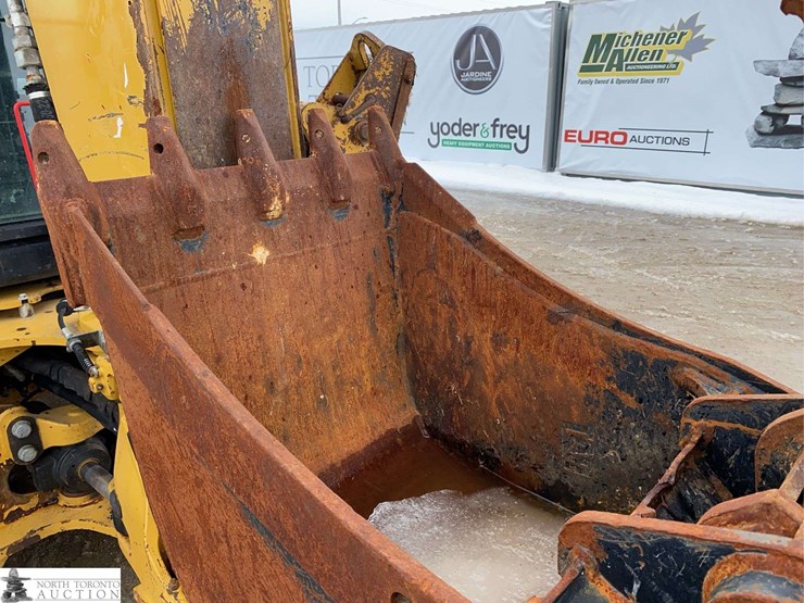 2019-caterpillar-420f2-it-image-23