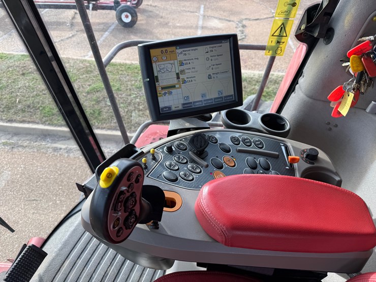 2015-case-ih-7240-image-41