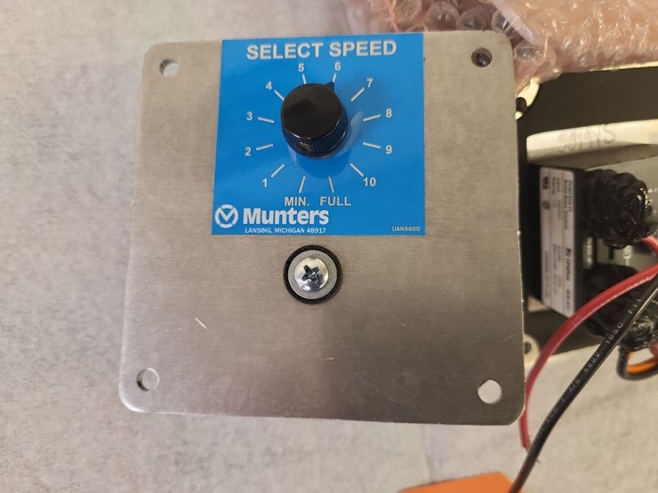 (3)-munters-7-amp-240-volt-ssc-select-speed-controllers---tag-#1210-image-3