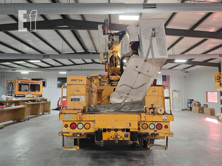 2002-international-durastar-4400-image-8