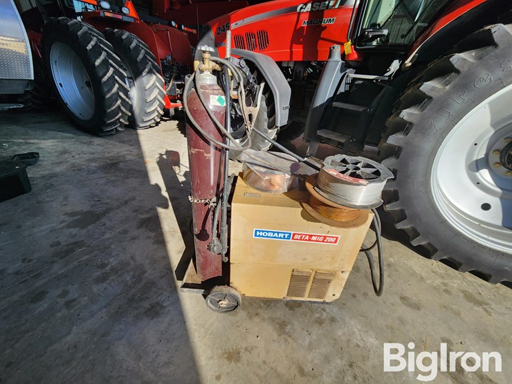 1983-hobart-beta-mig-200-welder-image-4