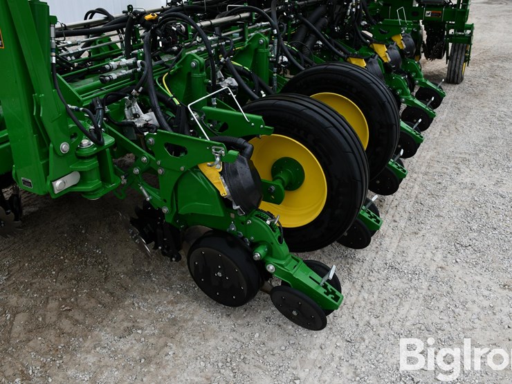 2023-john-deere-1775nt-image-13