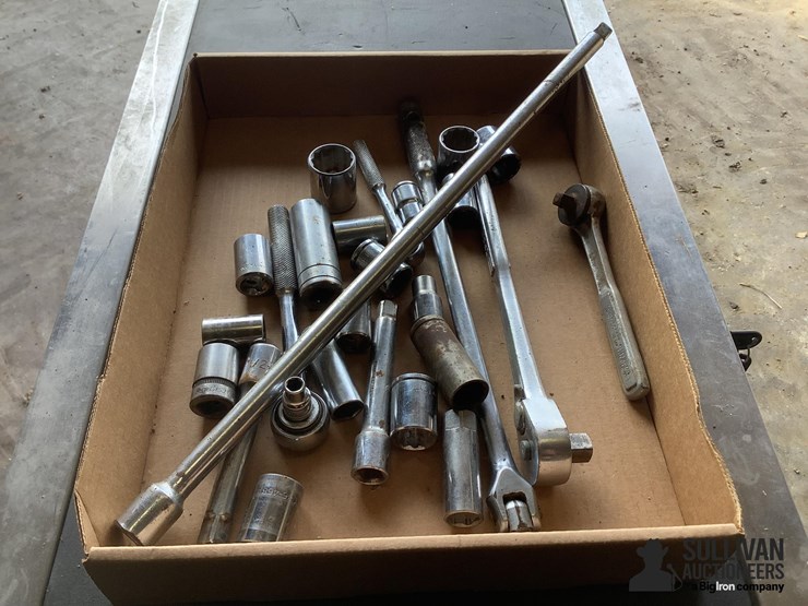 assorted-rachets-&-sockets-image-1