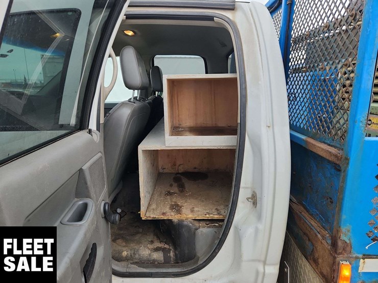 2009-dodge-ram-5500-image-15