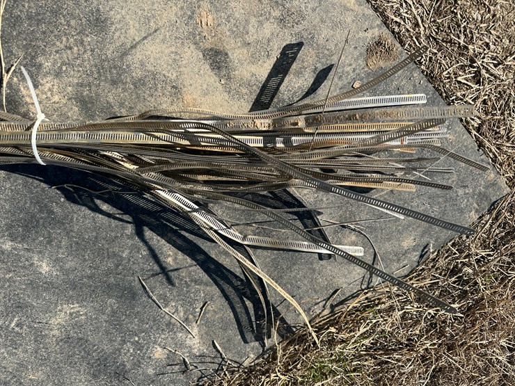 #35630-•-lot-of-(31)-poly-pipe-bands-image-3