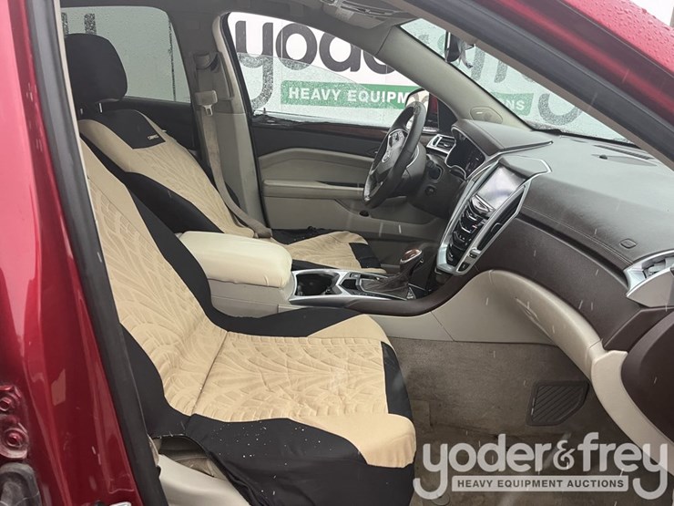 2014-cadillac-srx-image-37