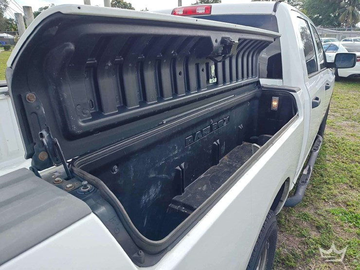 2012-dodge-ram-1500-image-32