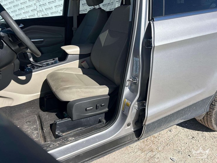 2017-ford-escape-image-8