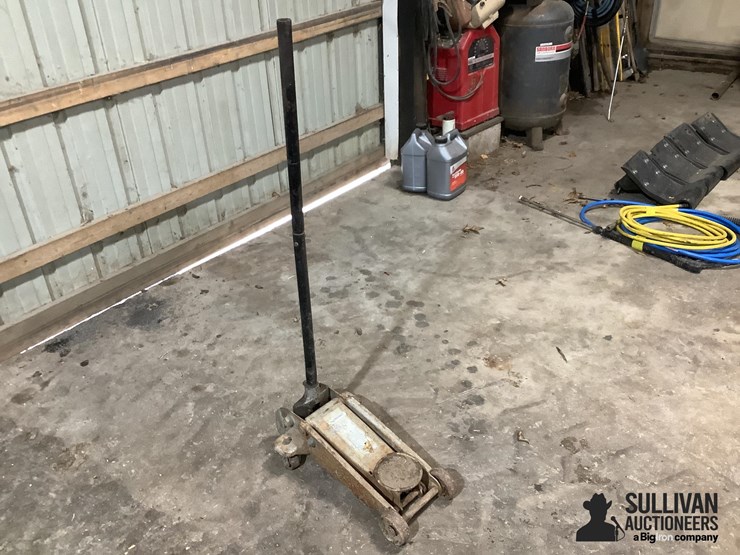 hydraulic-floor-jack-image-3