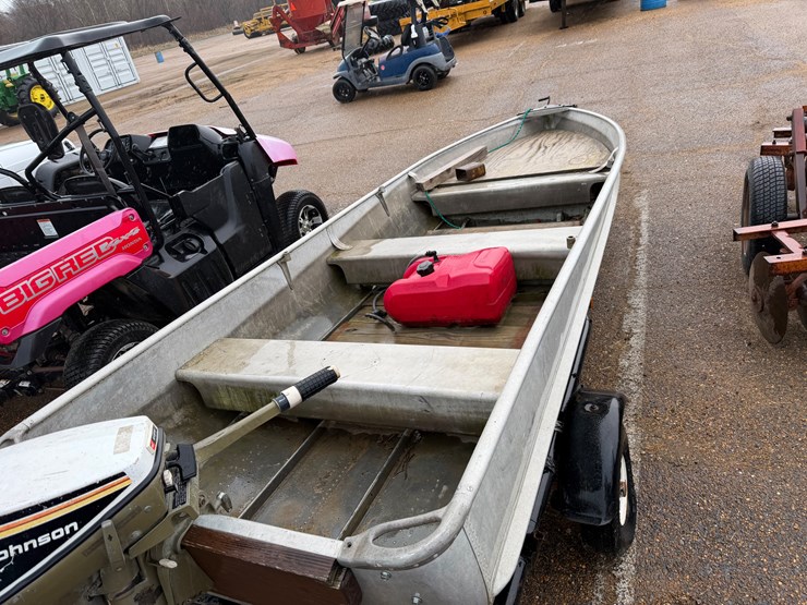 #7837-•-12ft-aluminum-boat-w/-trailer-&-motor-image-2