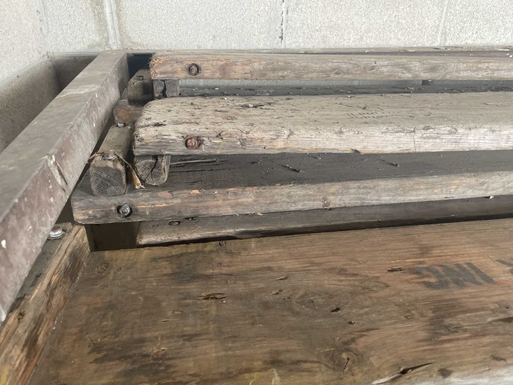 #2288-•-material-rack-and-wooden-boards-image-9