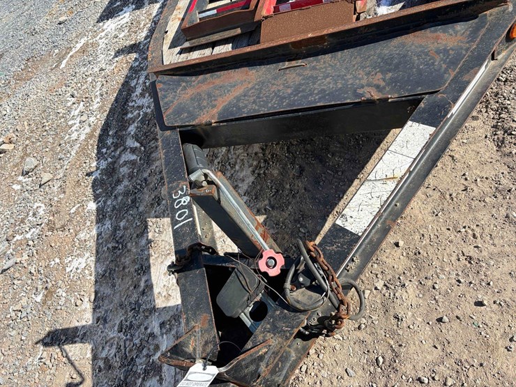 2017-towmaster-skid-steer-trailer-image-3