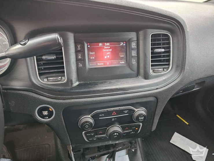 2017-dodge-charger-sedan-image-35