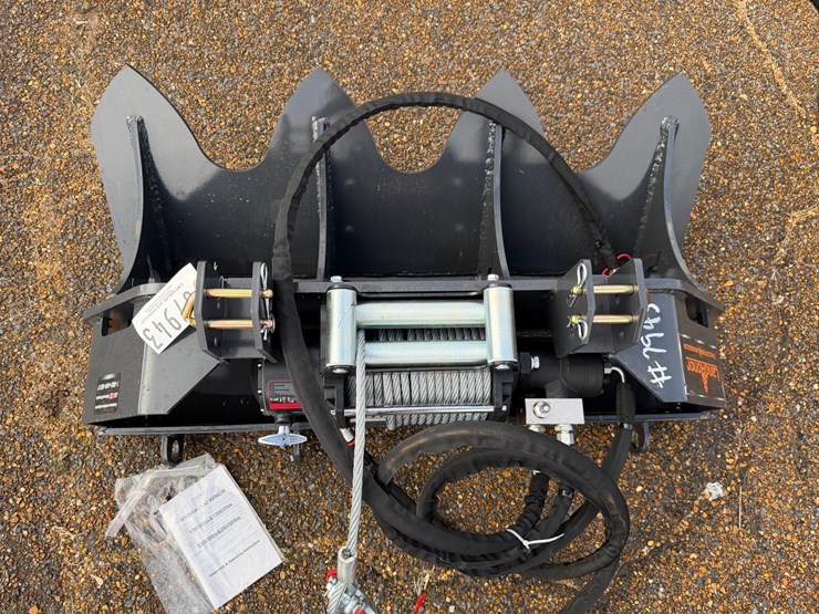 #7943-•-skid-steer-hyd-winch-image-1