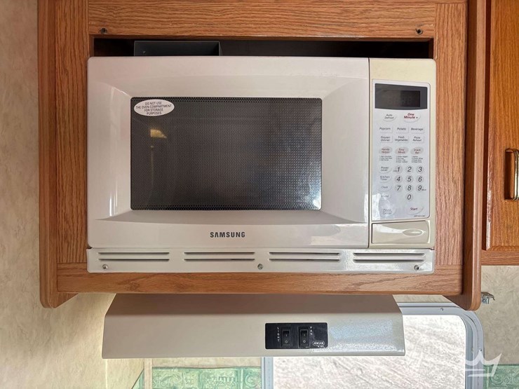 2004-ford-e450-image-49